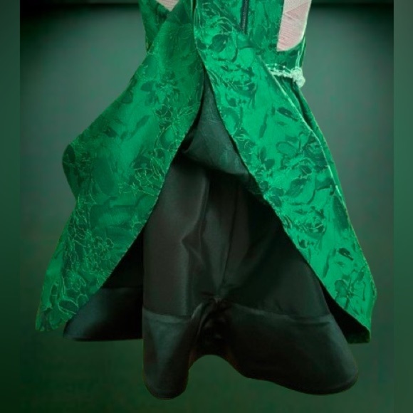 Alice + Olivia Tevin mini dress goes classic damask! Sz 8 - Picture 5 of 5